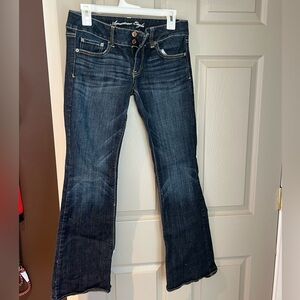 American Eagle Artist stretch flare jeans. Size 6 regular. Low Rise.